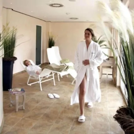 Hotel Waldhotel Nachtigall 4*