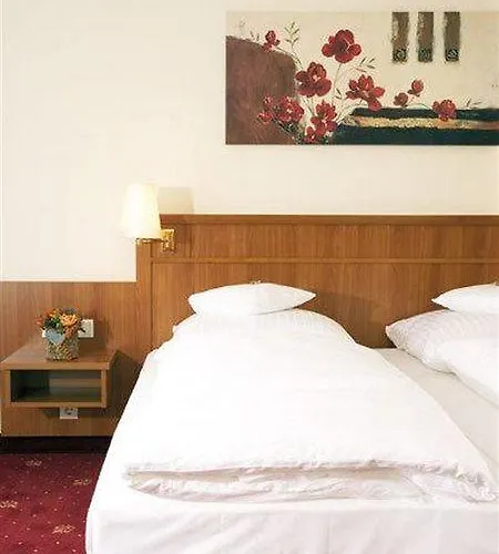 夜莺沃德酒店 酒店