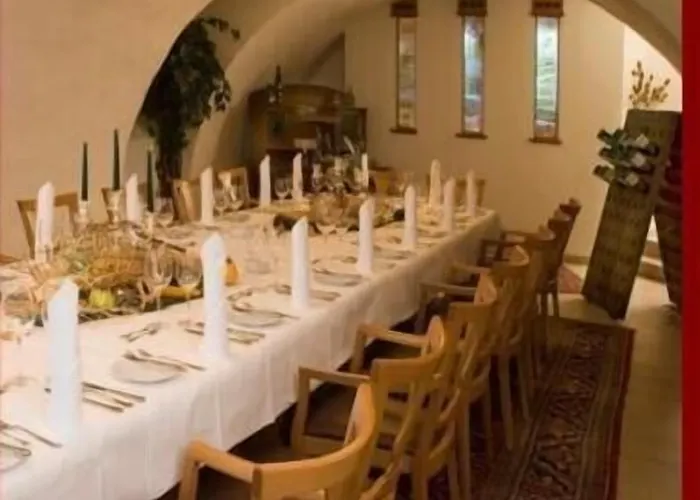 夜莺沃德酒店 酒店 4*